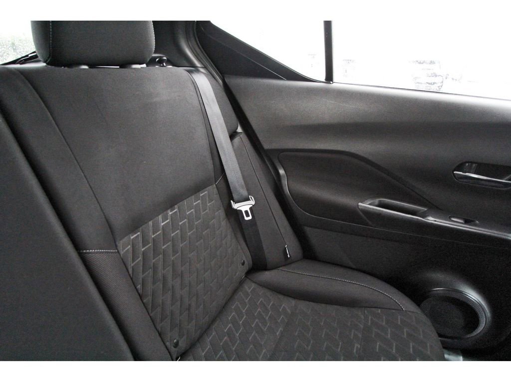Used 2023 Nissan Kicks SV w/ Interior Electronics Package FWD image 12