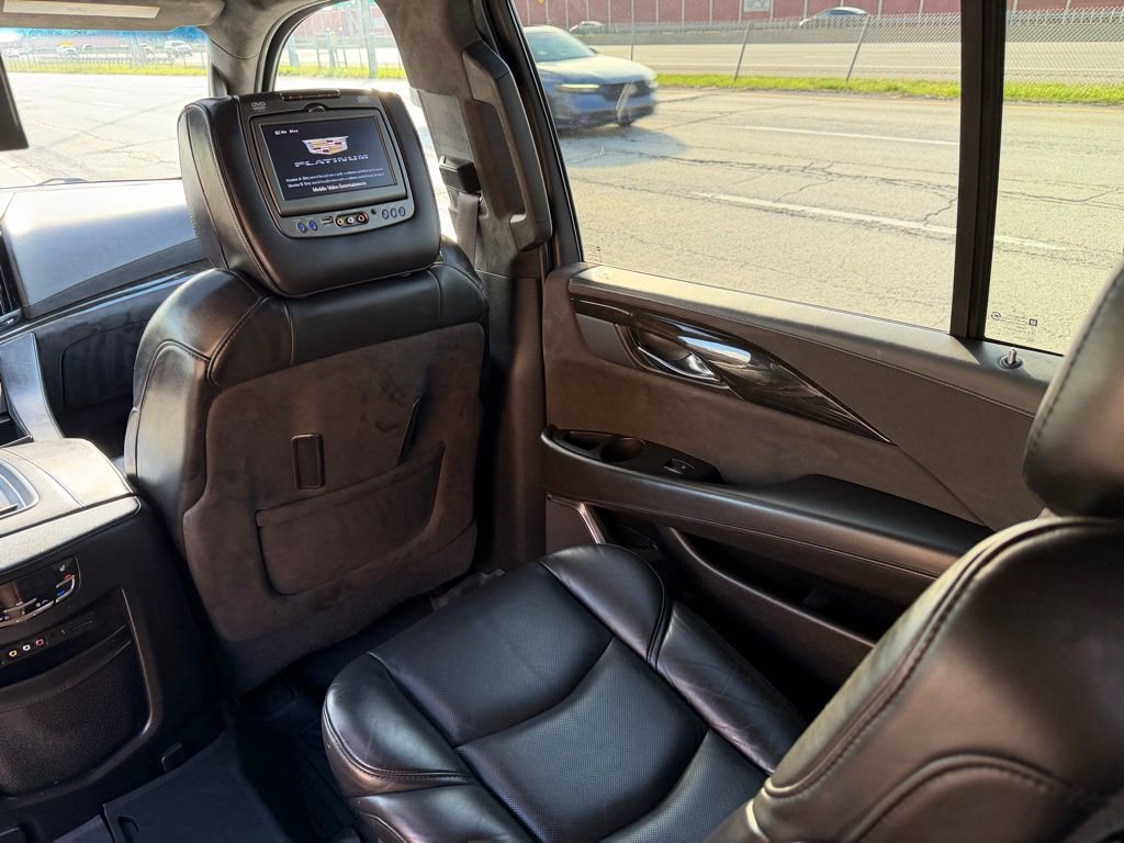 Used 2016 Cadillac Escalade ESV Platinum image 15