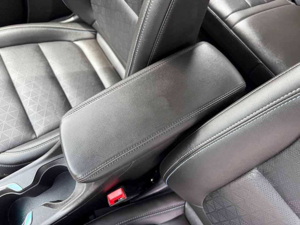 Used 2023 Chevrolet Bolt LT w/ Infotainment Package FWD image 27