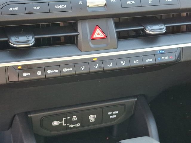 Used 2025 Kia K4 LX image 18