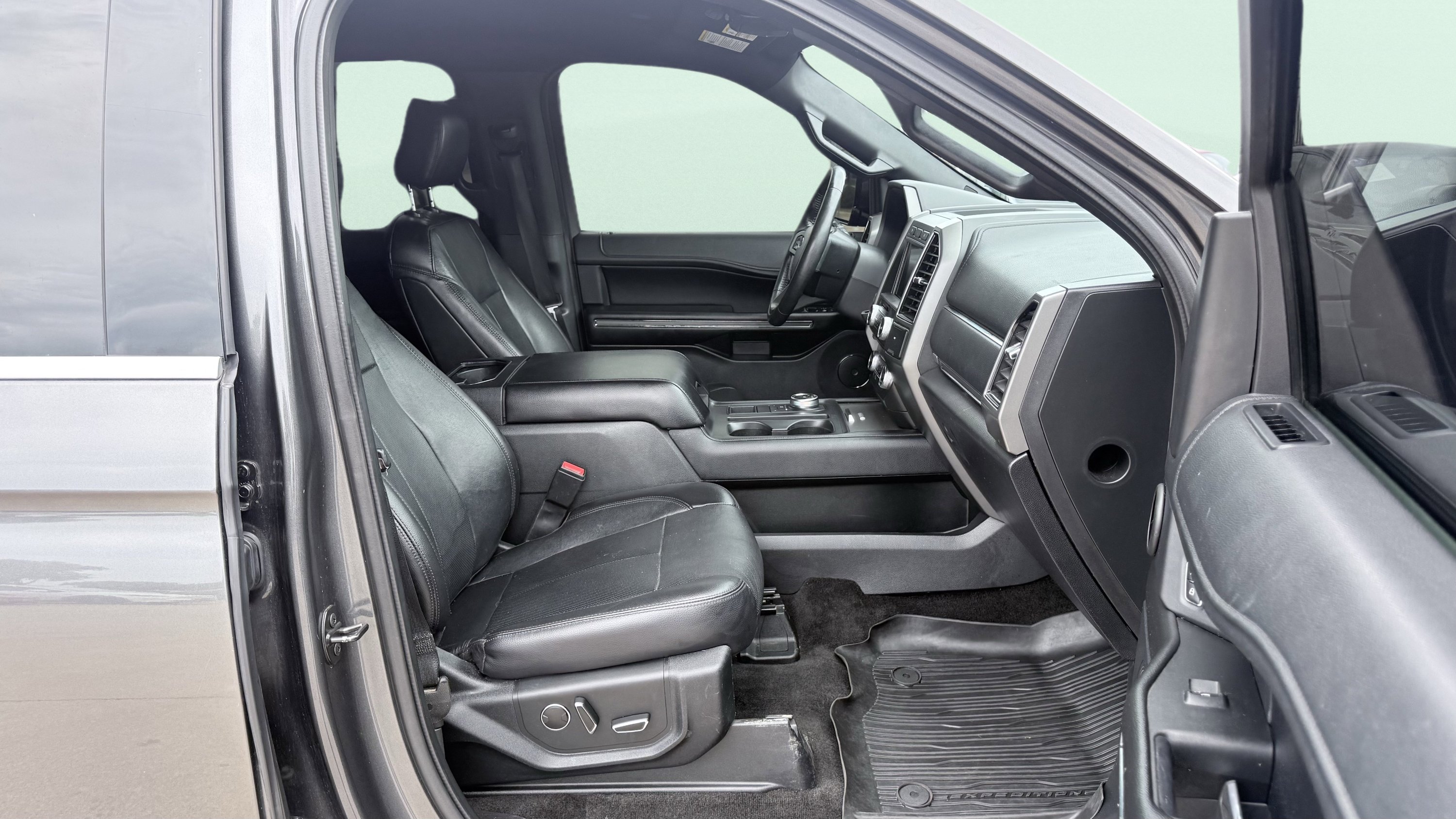 Used 2018 Ford Expedition Max XLT w/ Equipment Group 202A RWD image 48