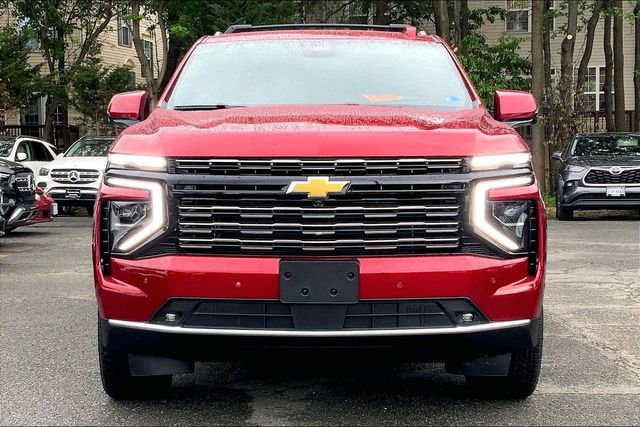 Used 2026 Chevrolet Suburban High Country AWD/4WD image 2