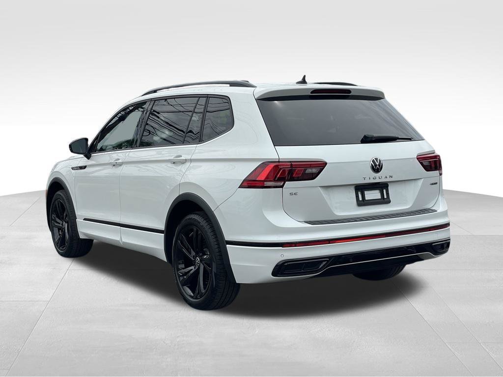 Used 2023 Volkswagen Tiguan SE R-Line AWD/4WD image 5