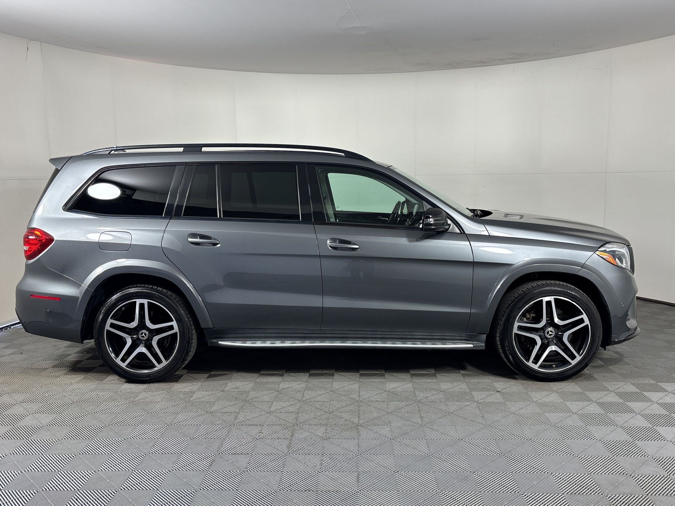 Used 2018 Mercedes-Benz GLS 550 4MATIC image 8