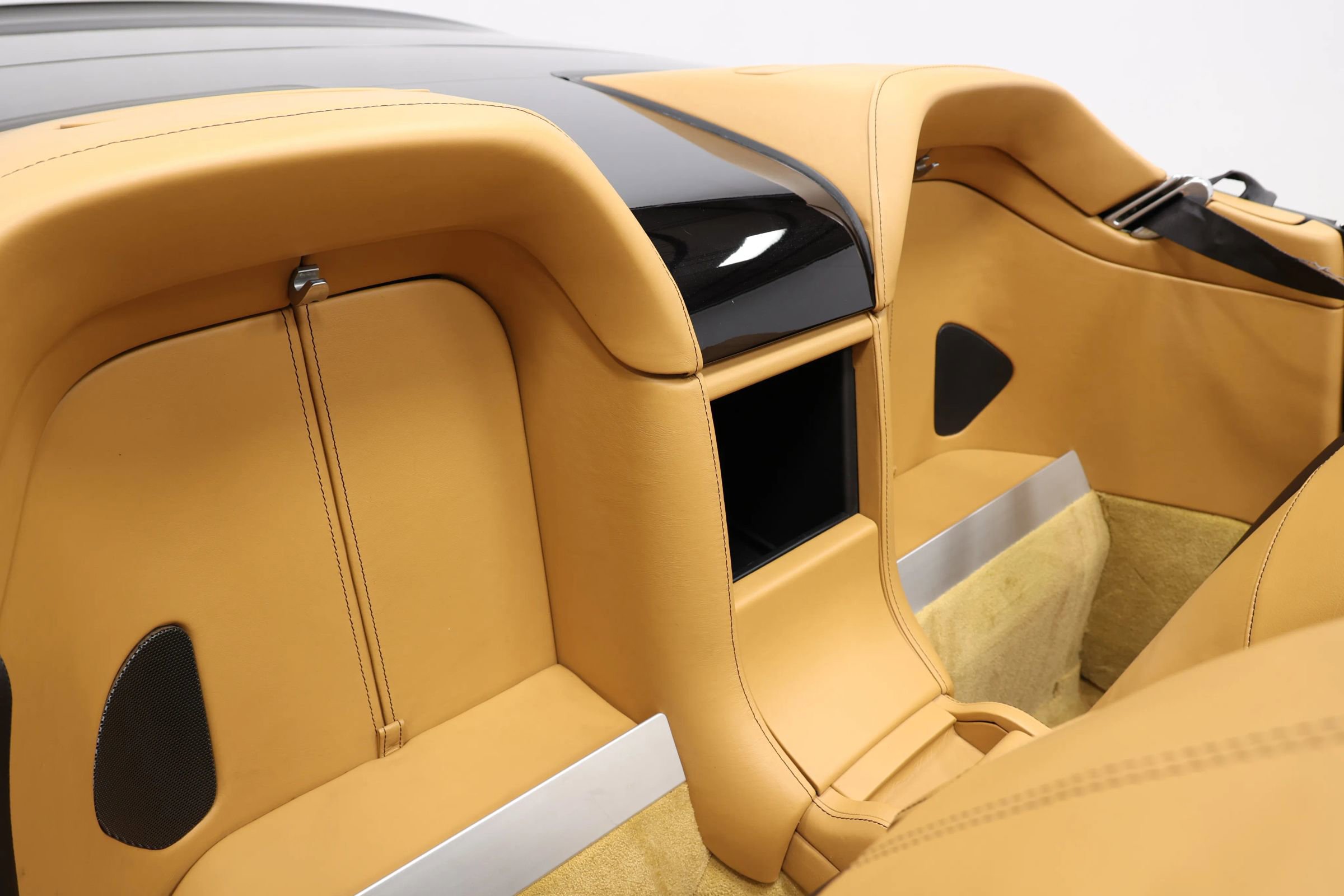 Used 2012 Aston Martin V8 Vantage Roadster image 64