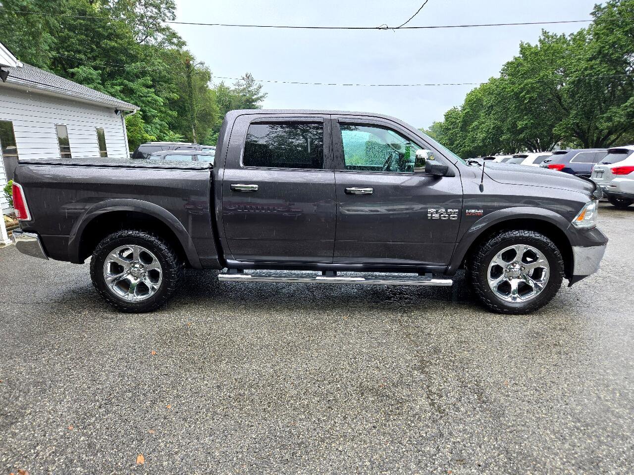 Used 2017 RAM 1500 Laramie image 6