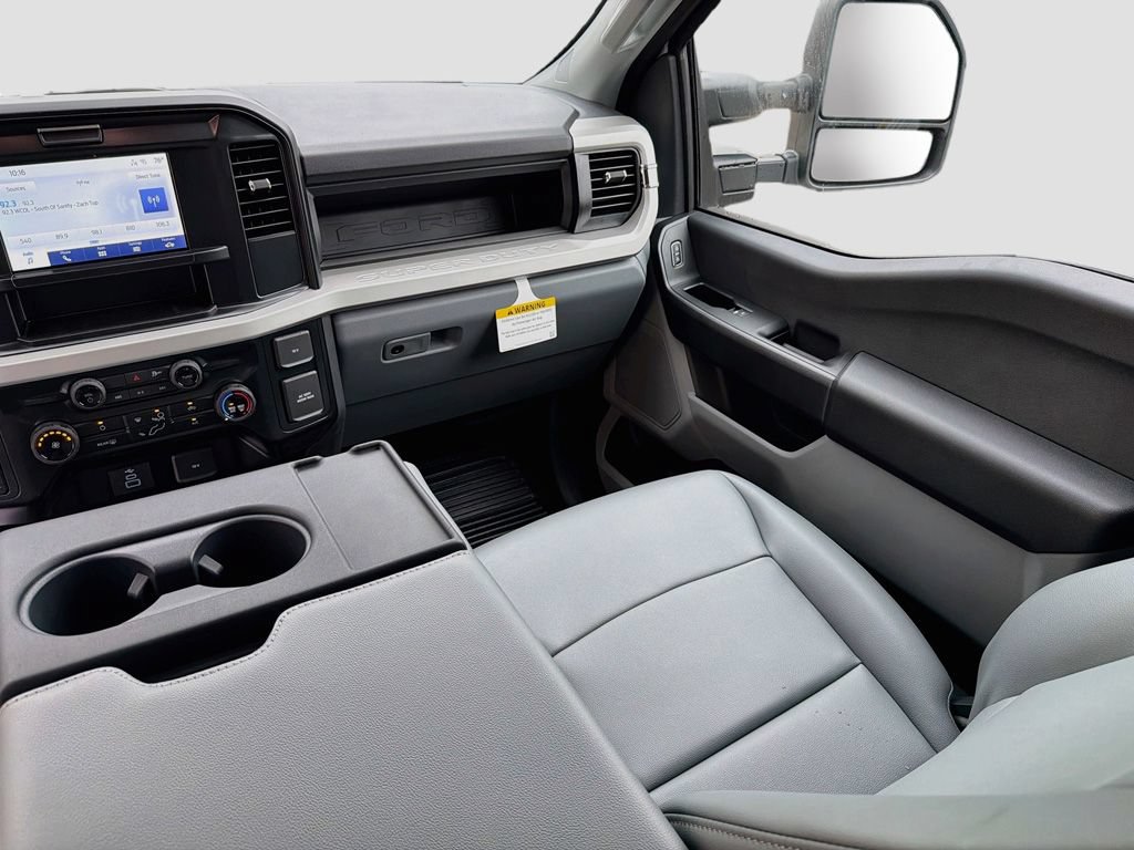 New 2026 Ford F550 4x4 Crew Cab image 25