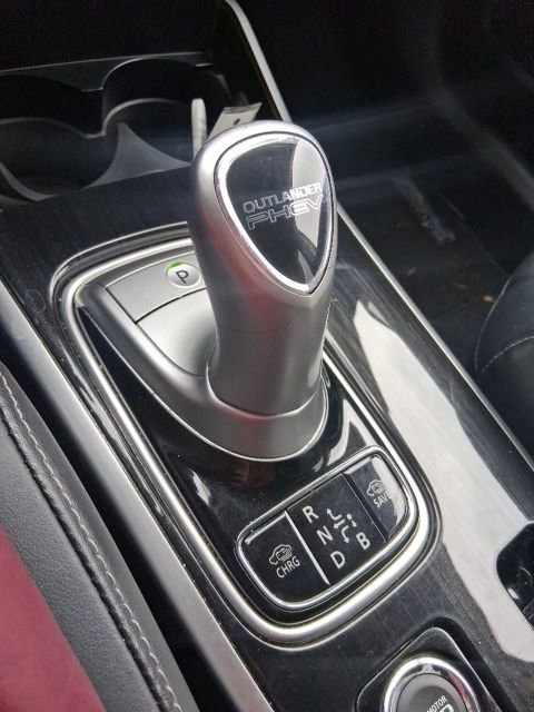 Used 2018 Mitsubishi Outlander SEL image 30