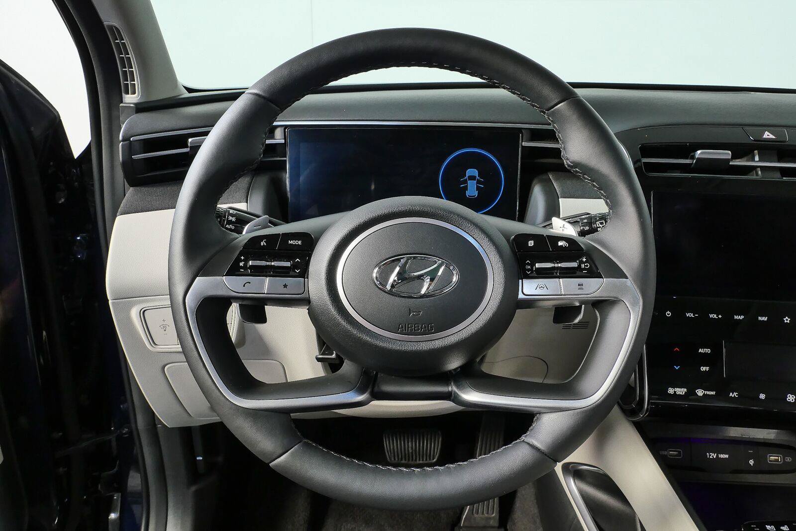 Used 2024 Hyundai Tucson Limited AWD/4WD image 16