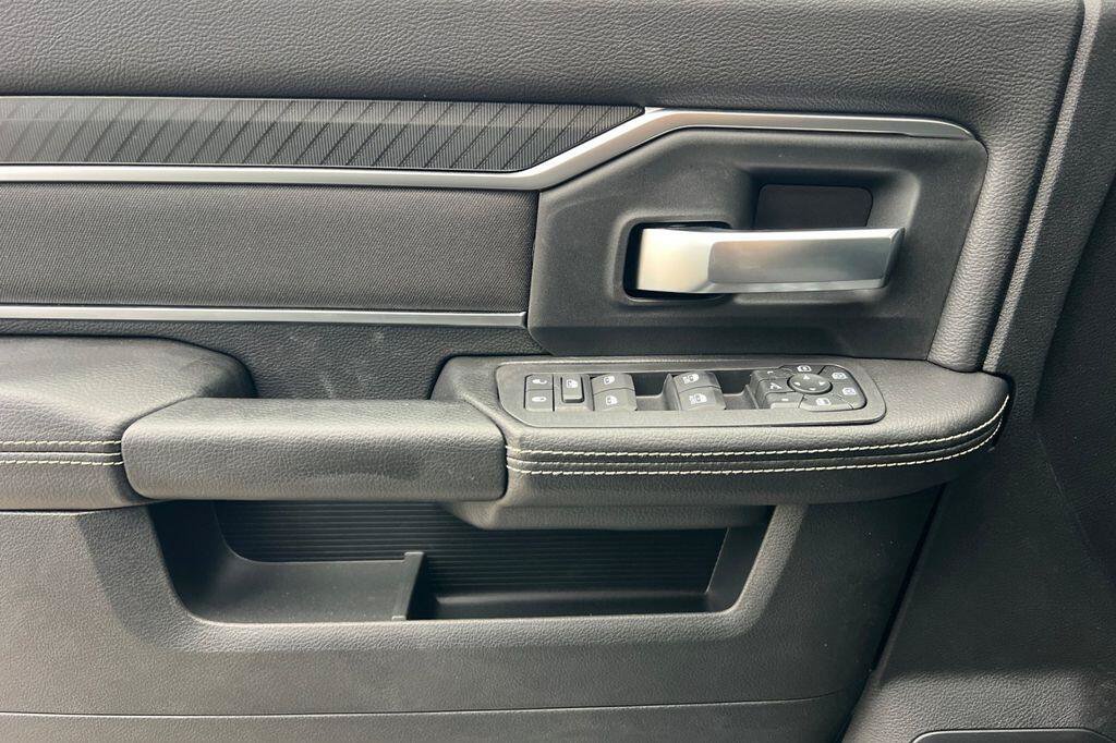 New 2026 RAM 2500 Big Horn AWD/4WD image 11