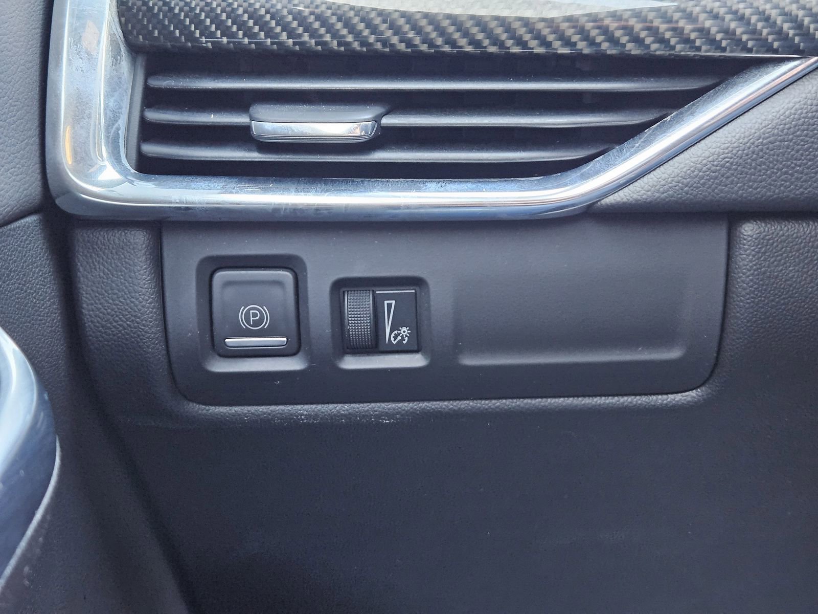 Certified 2023 Cadillac XT4 Sport w/ LPO, Onyx Lite Package image 23