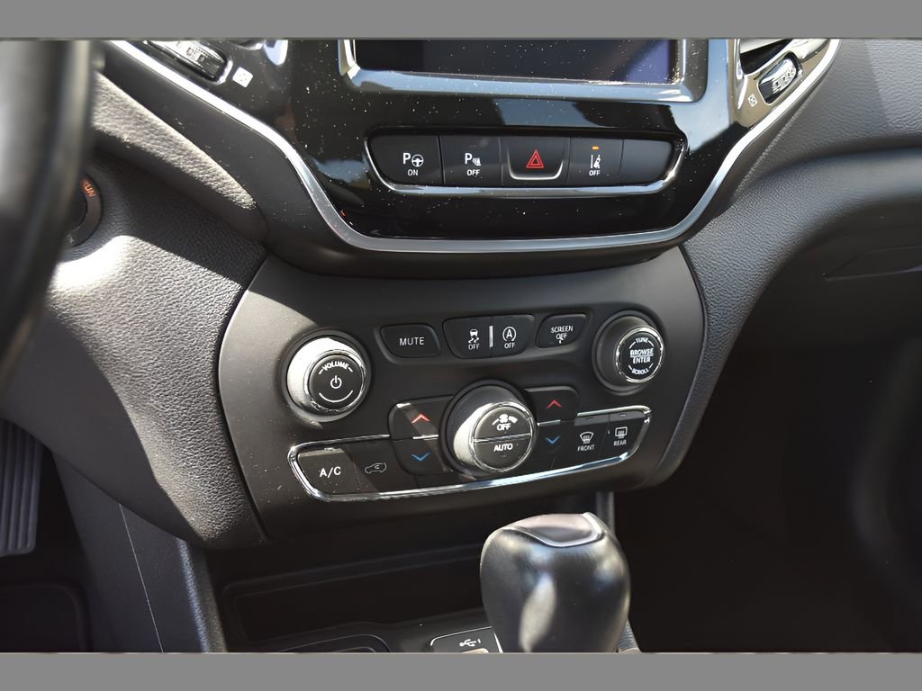 Used 2021 Jeep Cherokee Limited image 23