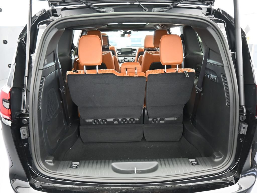 New 2026 Chrysler Pacifica Pinnacle image 42