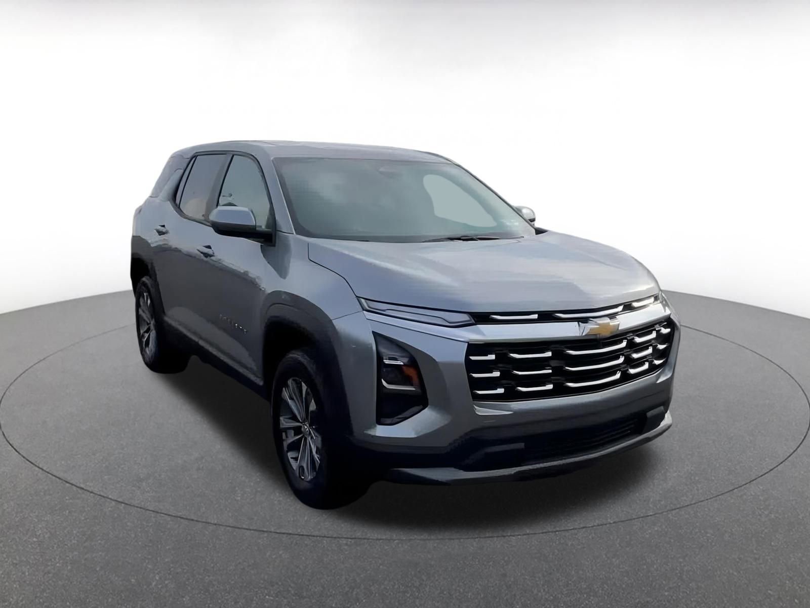 Used 2025 Chevrolet Equinox LT image 3