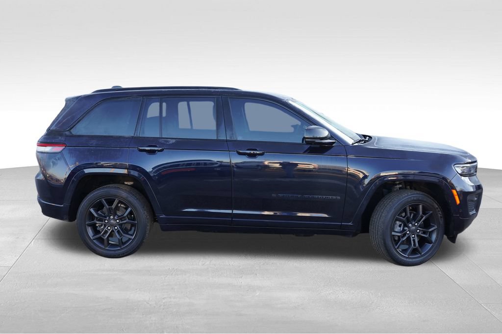 Used 2023 Jeep Grand Cherokee 30th Anniversary AWD/4WD image 3