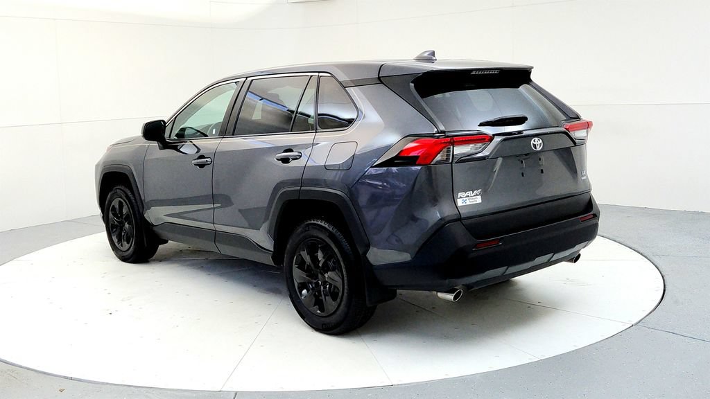 Used 2023 Toyota RAV4 LE AWD/4WD image 4