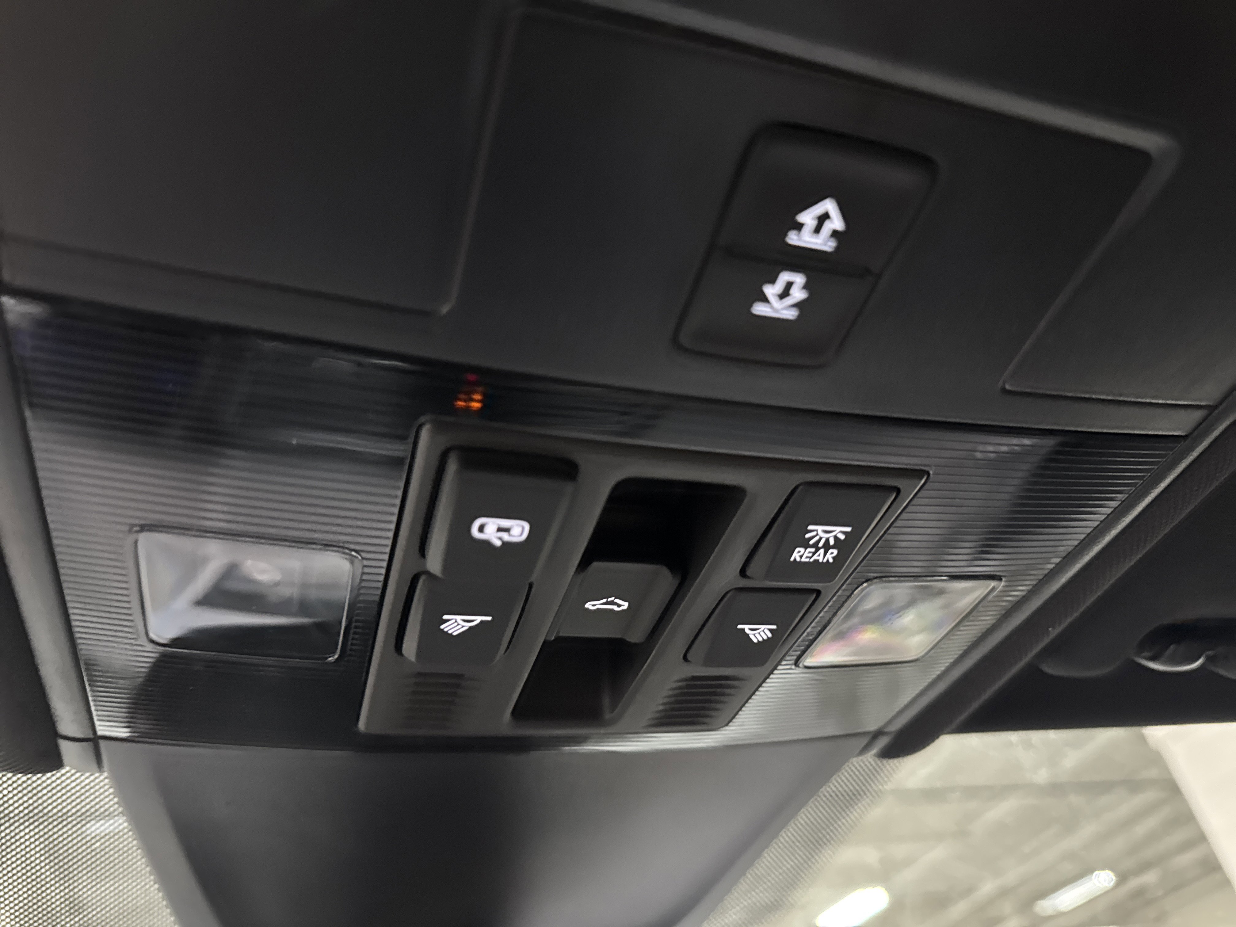 Certified 2024 Volkswagen Tiguan SE R-Line AWD/4WD image 16