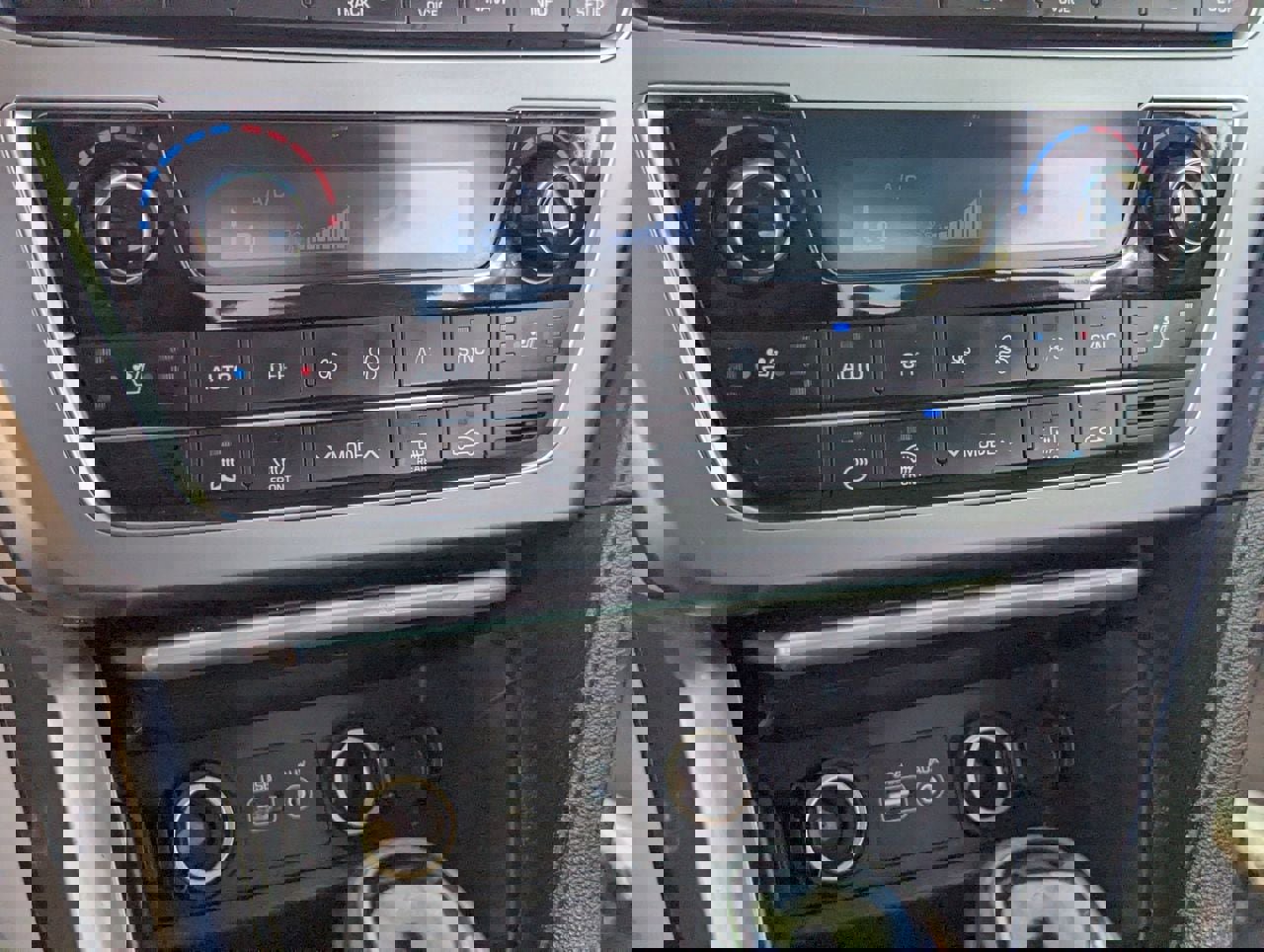 Used 2015 Hyundai Sonata Limited w/ Option Group 06 image 26