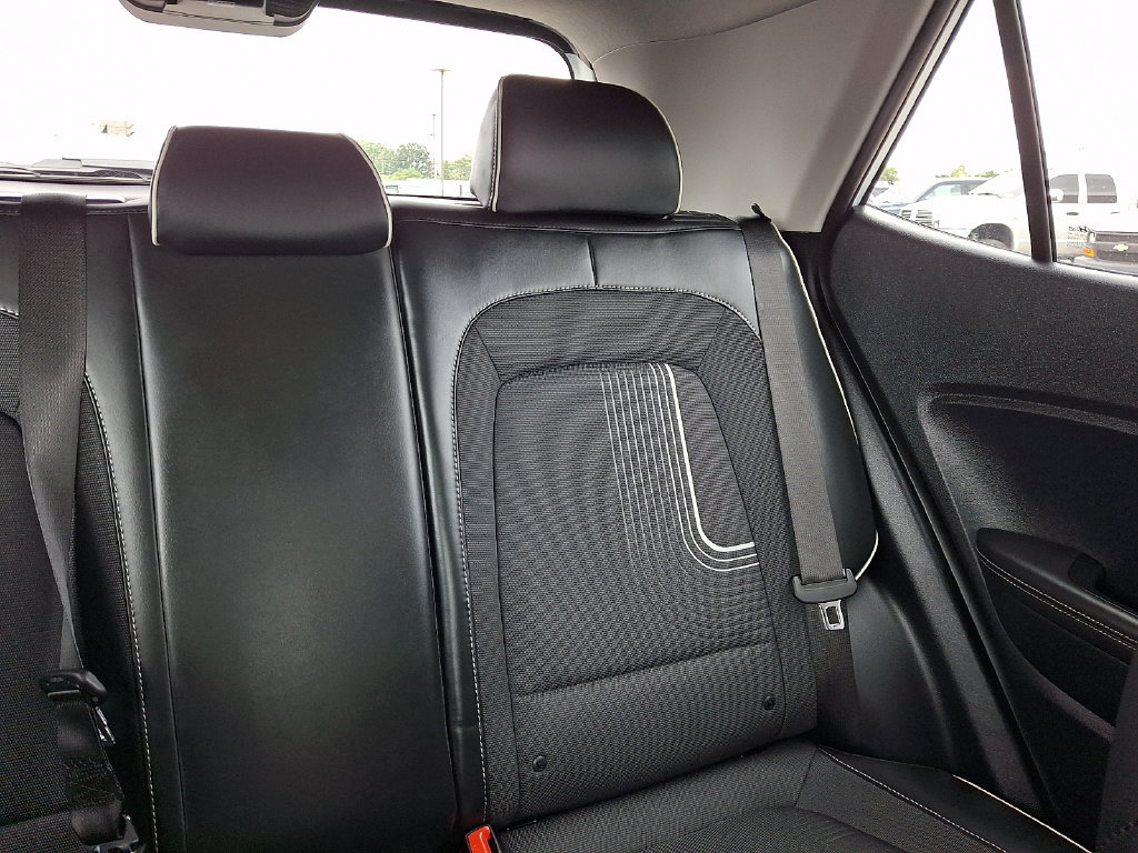 Used 2026 Hyundai Venue SEL FWD image 21