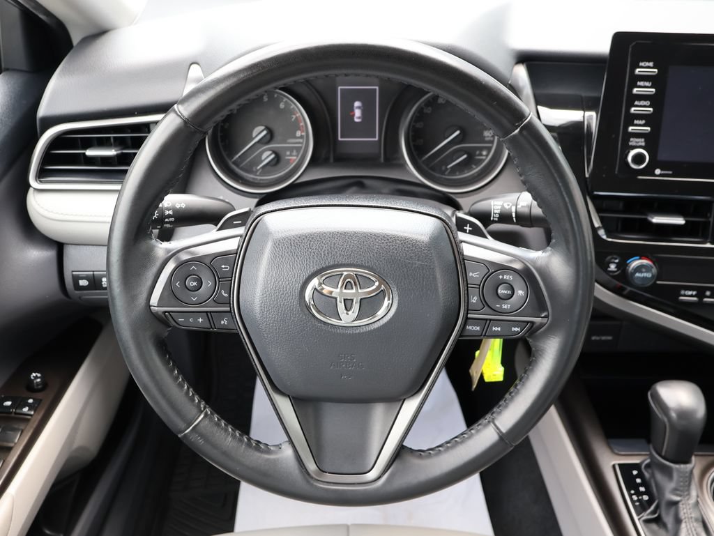 Used 2022 Toyota Camry SE FWD image 13