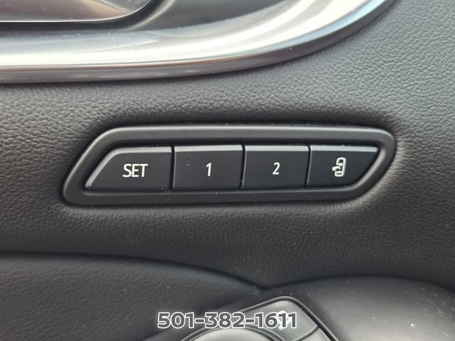 Used 2020 Buick Enclave Avenir w/ Avenir Technology Package FWD image 31