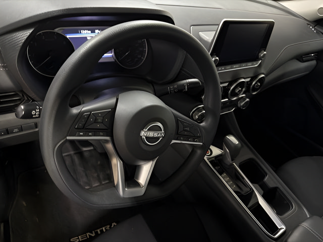 Used 2025 Nissan Sentra SV FWD image 17