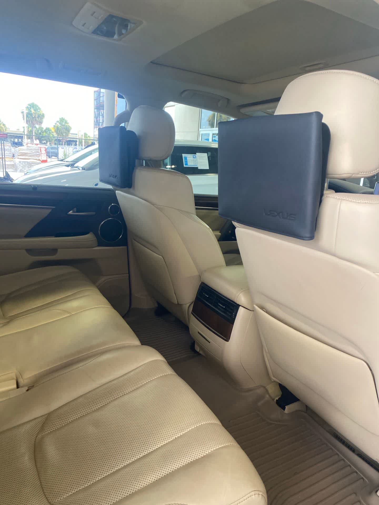 Used 2018 Lexus LX 570 4WD w/ Luxury Package image 10