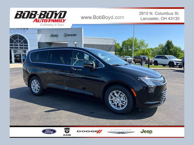 New 2027 Chrysler Pacifica Select w/ Family Tech Group FWD video 1