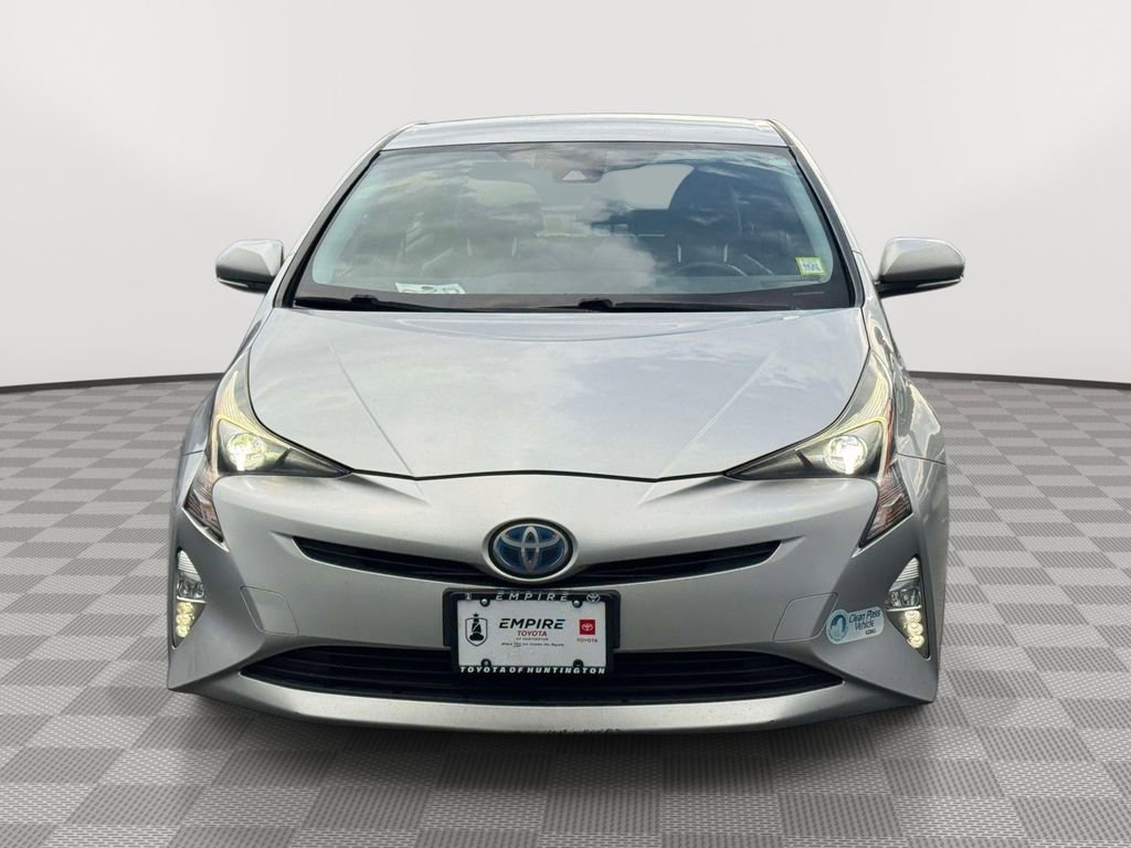 Used 2017 Toyota Prius Four Touring FWD image 2
