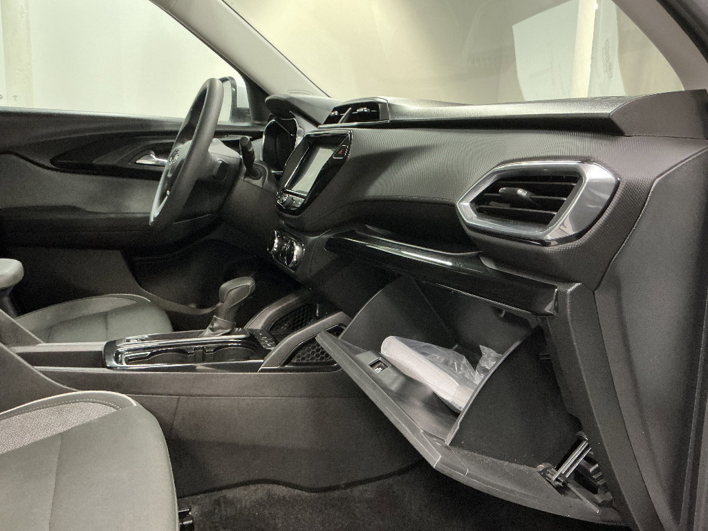 Used 2022 Chevrolet TrailBlazer LT w/ Convenience Package FWD image 31