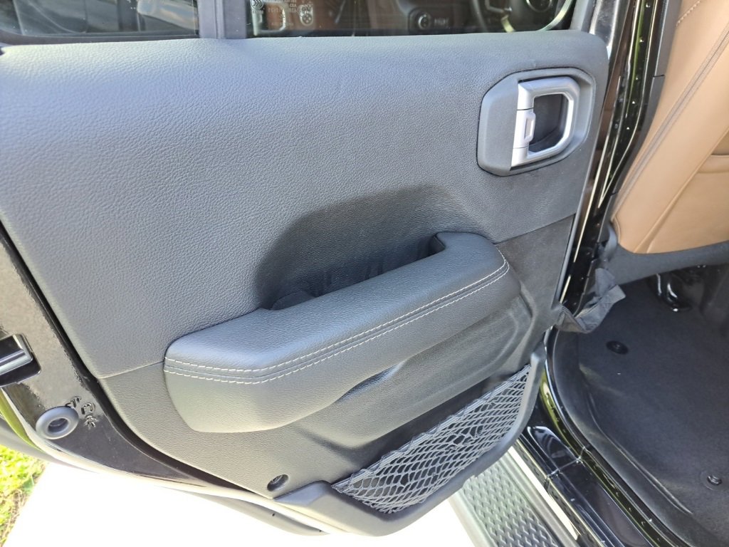 Used 2022 Jeep Gladiator Overland w/ Popular Equipment Package image 12