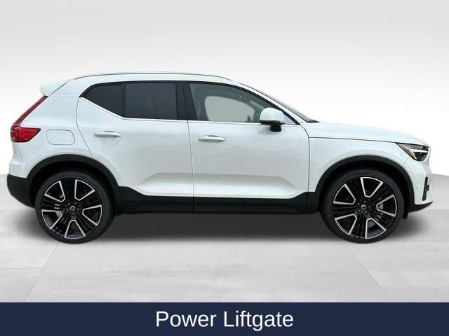 New 2025 Volvo XC40 B5 Ultra w/ Protection Package Premier image 14