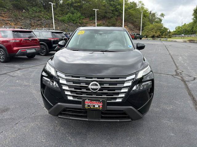 Certified 2025 Nissan Rogue SV AWD/4WD image 2