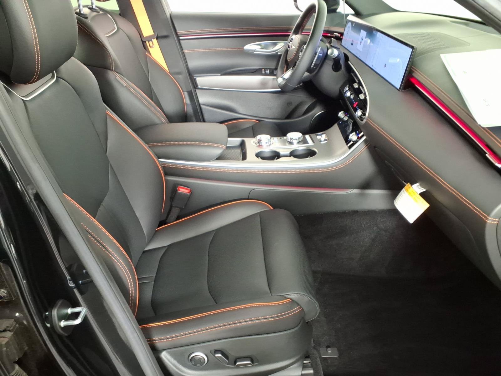 Certified 2026 Genesis GV70 3.5T Sport Advanced AWD/4WD image 9