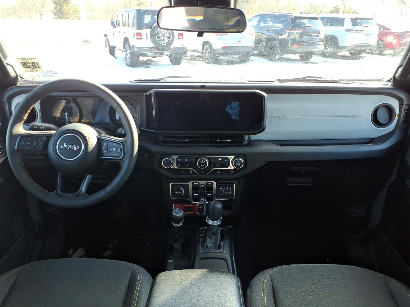 Used 2024 Jeep Wrangler Unlimited AWD/4WD image 15