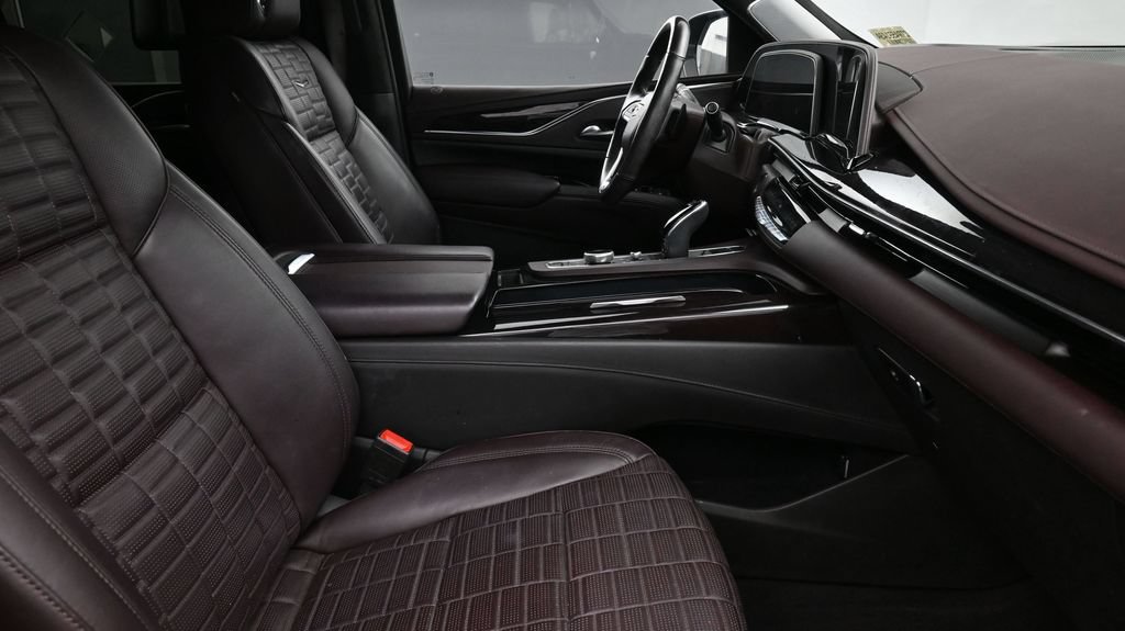 Used 2023 Cadillac Escalade ESV Sport Platinum w/ LPO, ONYX Package AWD/4WD image 2