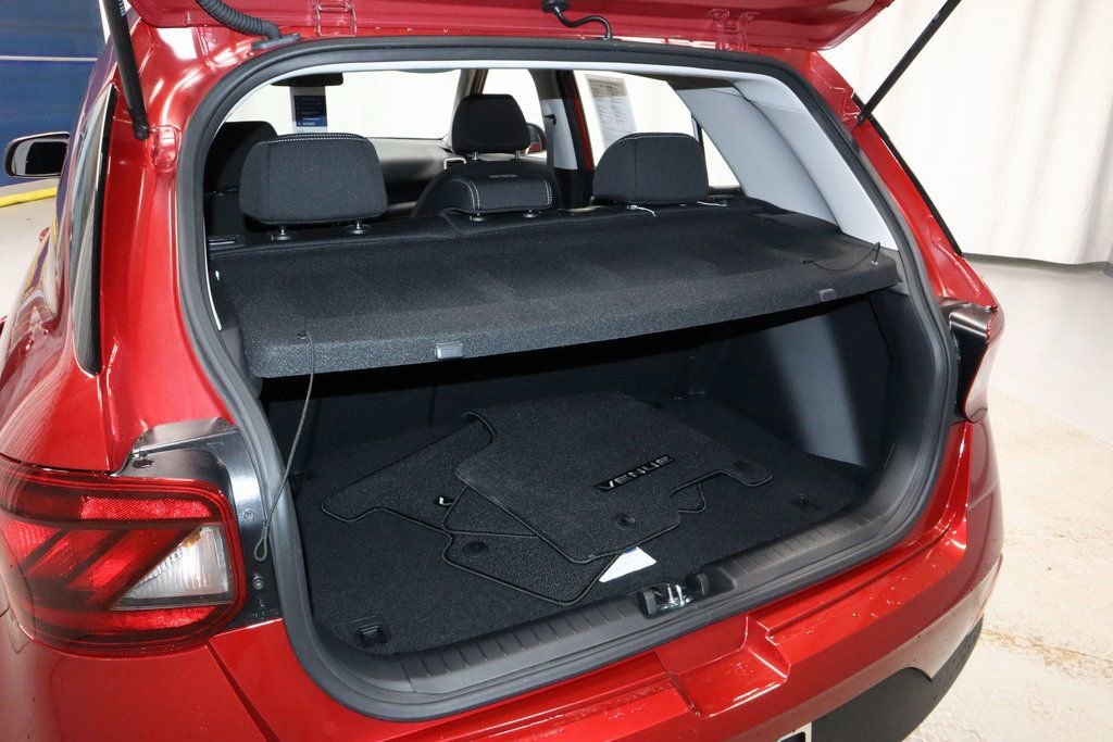 Certified 2025 Hyundai Venue SEL image 16