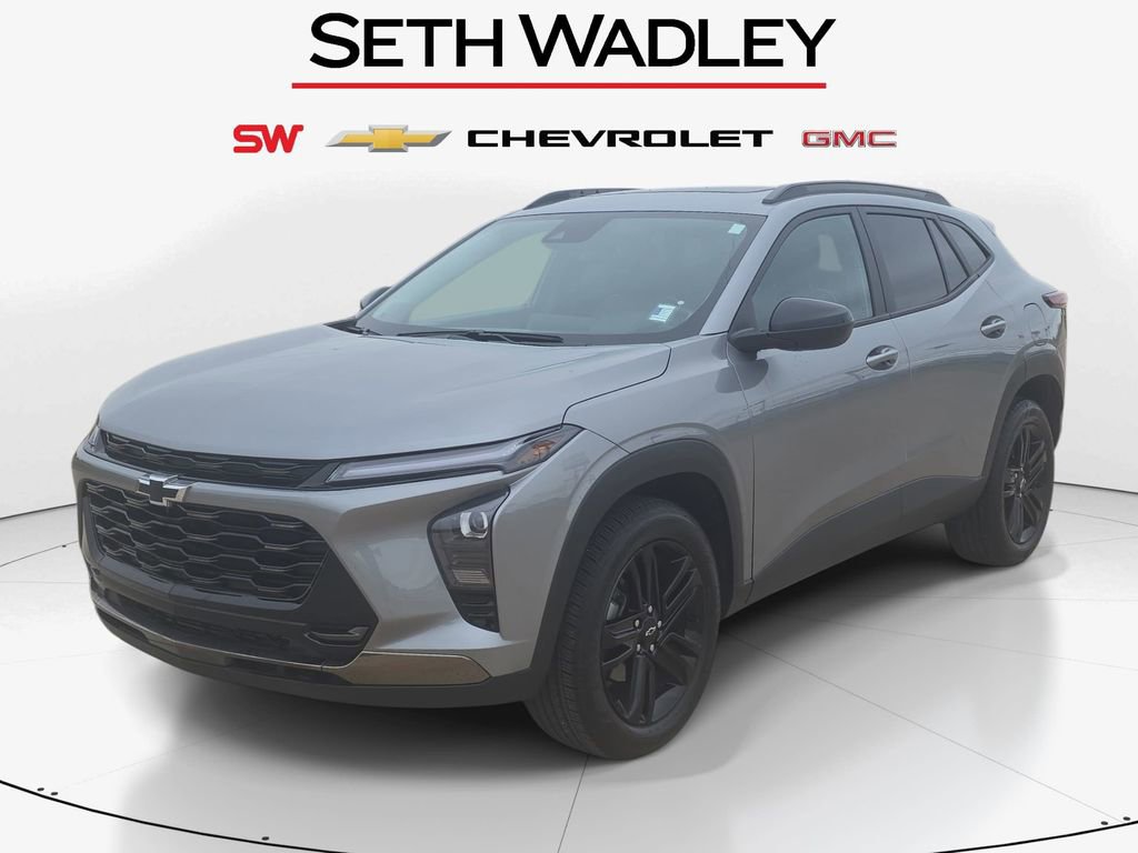 Used 2025 Chevrolet Trax ACTIV w/ Sunroof Package FWD image 3