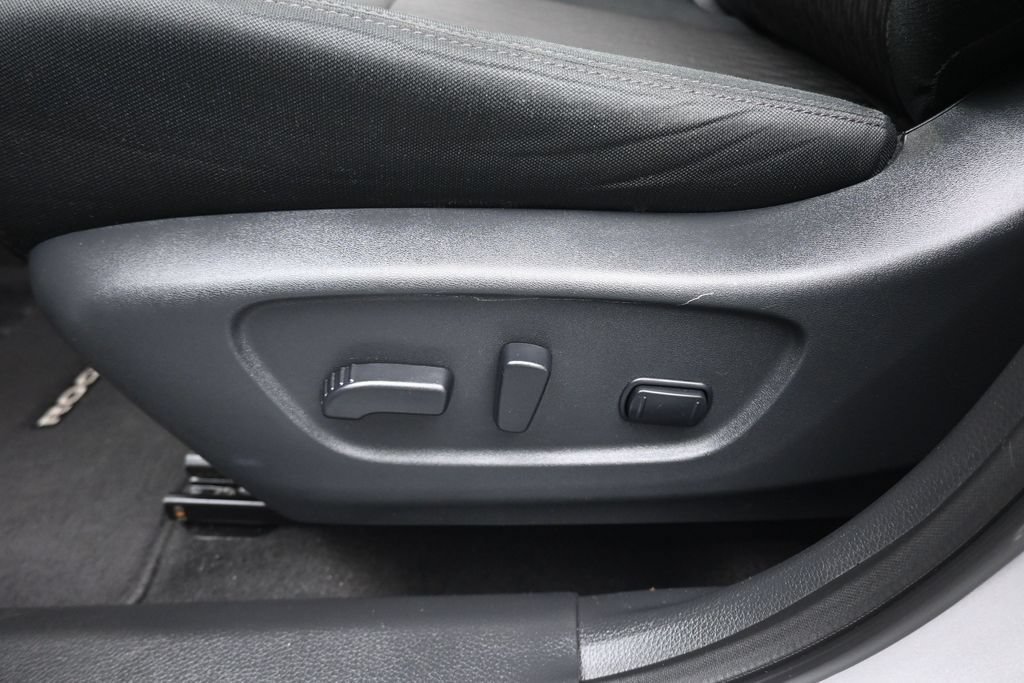 Used 2020 Nissan Rogue SV w/ Premium Package AWD/4WD image 12