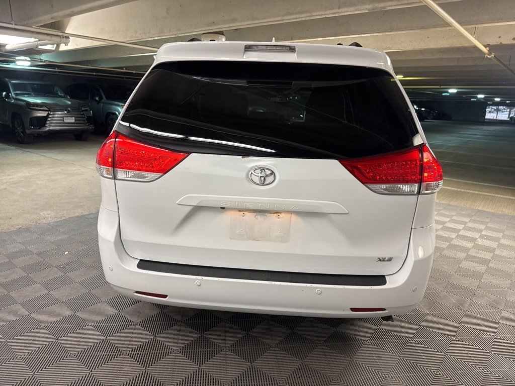 Used 2012 Toyota Sienna XLE image 6