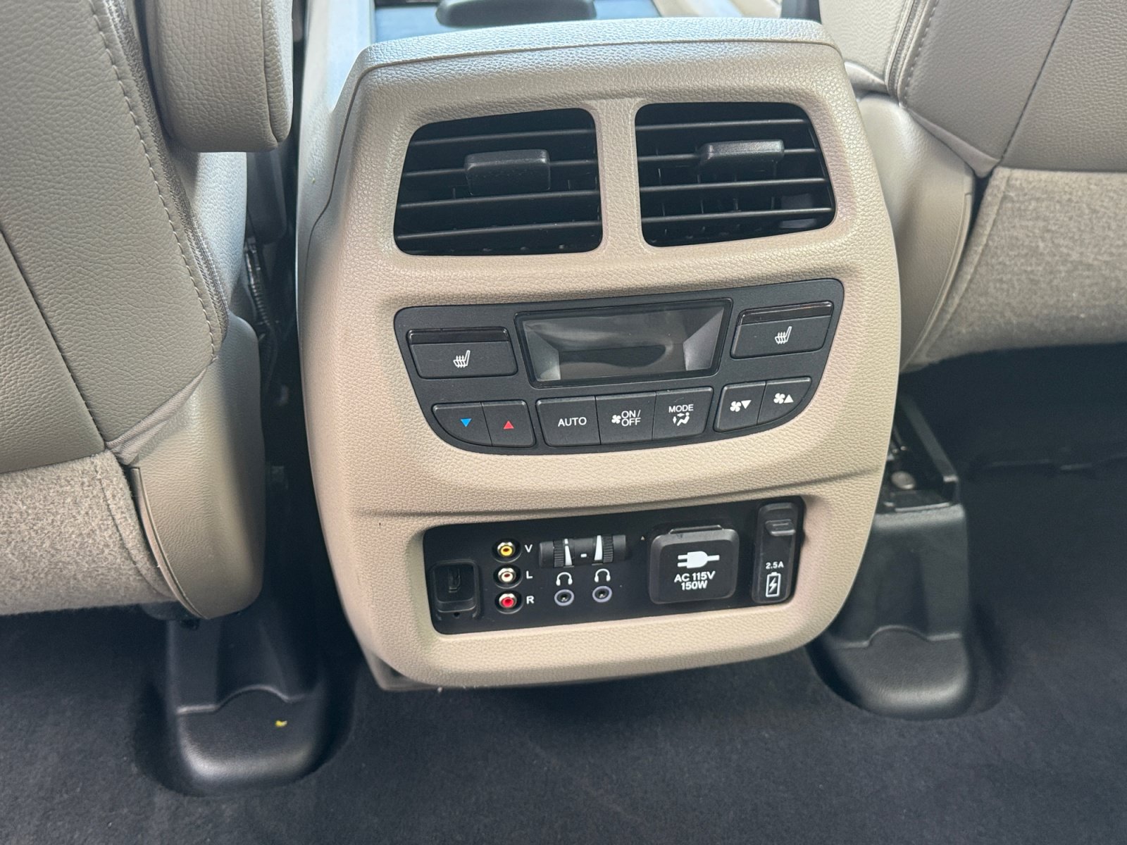 Used 2018 Honda Pilot Elite image 14