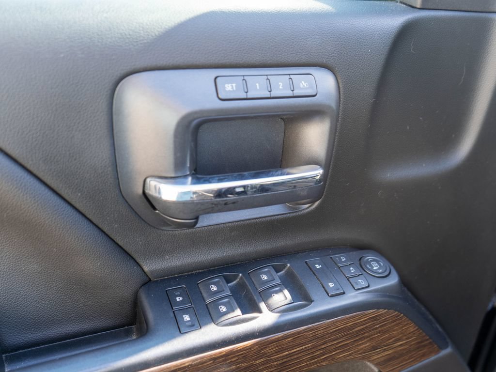 Used 2018 GMC Sierra 2500 Denali AWD/4WD image 27