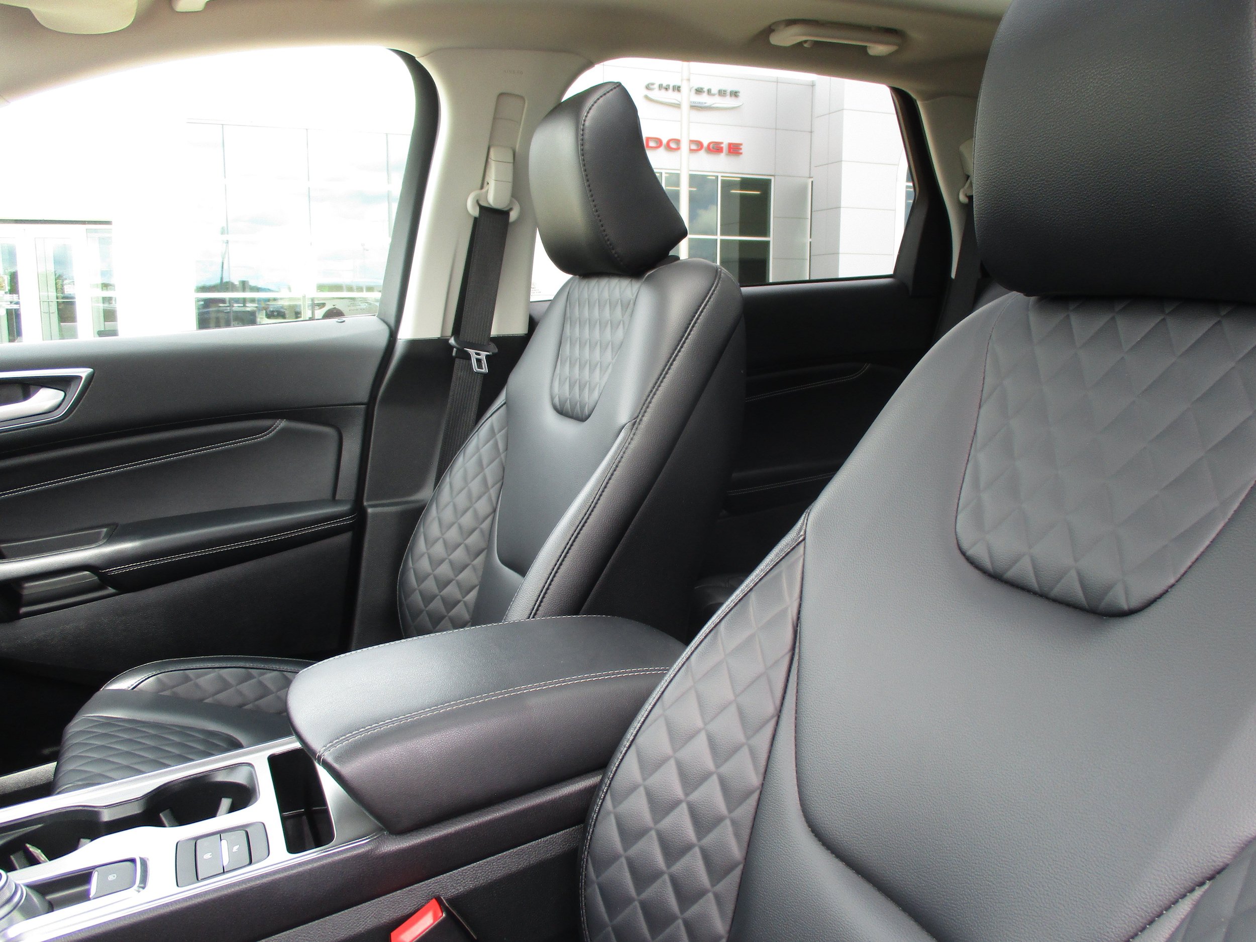 Used 2024 Ford Edge Titanium AWD/4WD image 37