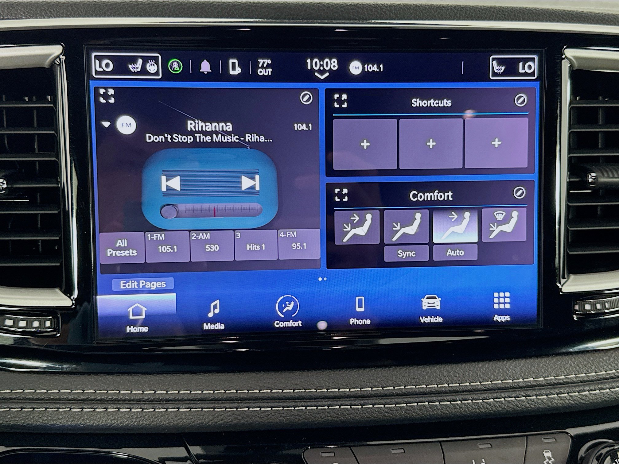 Used 2023 Chrysler Pacifica Touring FWD image 17