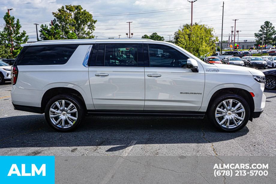 Used 2022 Chevrolet Suburban High Country image 9