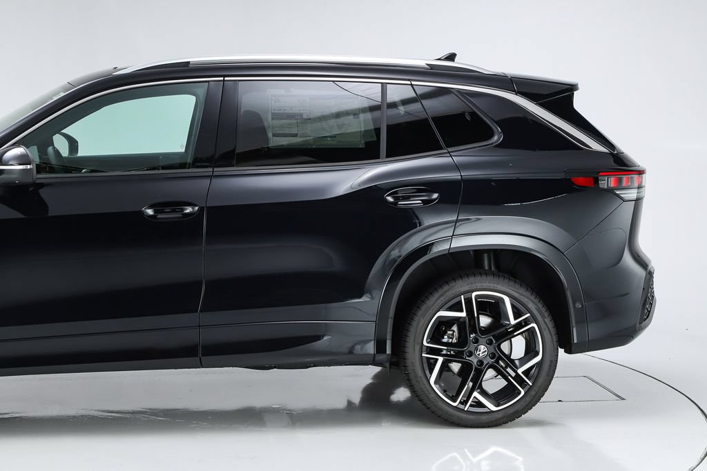 New 2026 Volkswagen Tiguan SEL R-Line AWD/4WD image 4