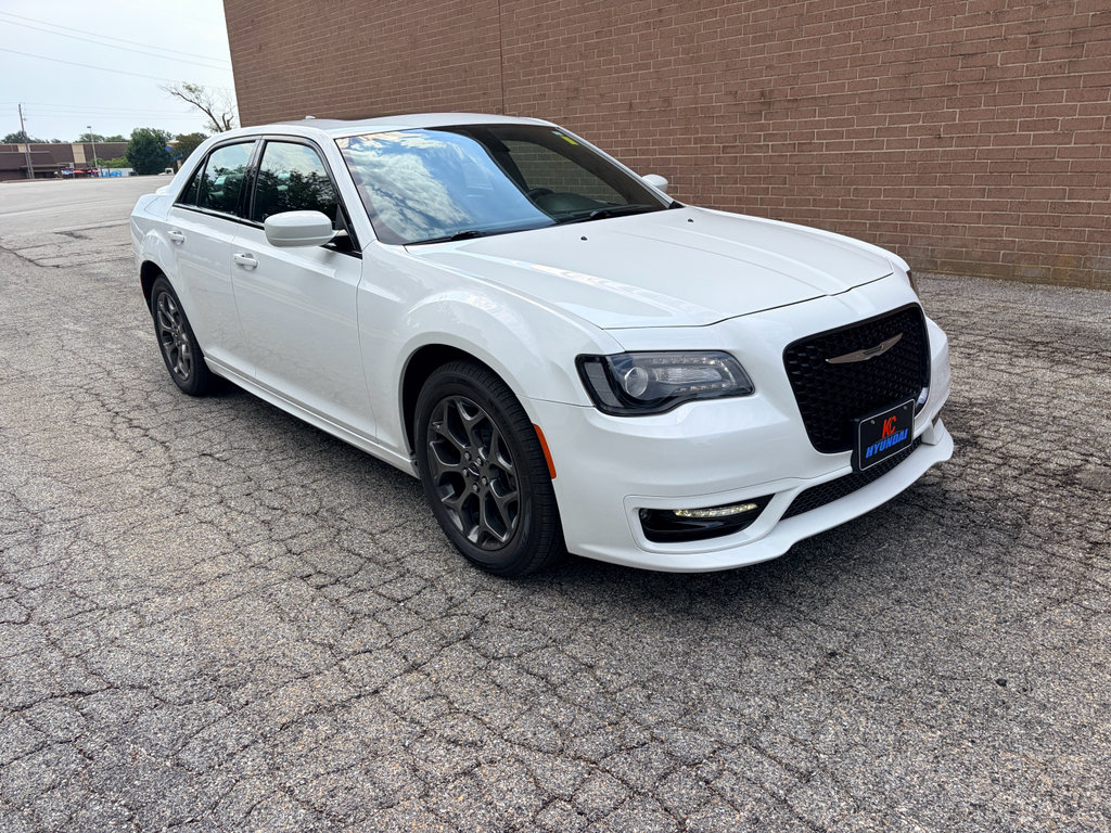 Used 2017 Chrysler 300 S w/ S Model Appearance Package AWD/4WD image 8