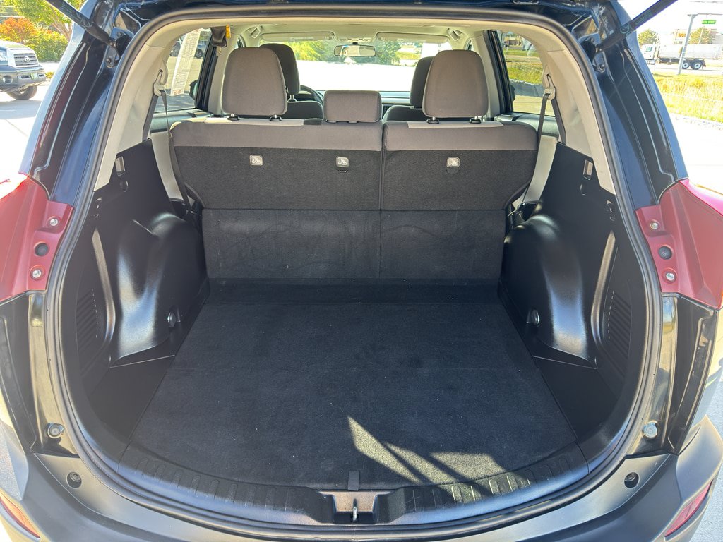Used 2015 Toyota RAV4 XLE AWD/4WD image 13