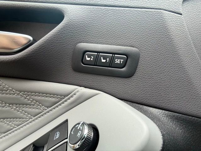 Used 2019 Toyota Avalon Limited w/ Advanced Safety Package FWD image 8