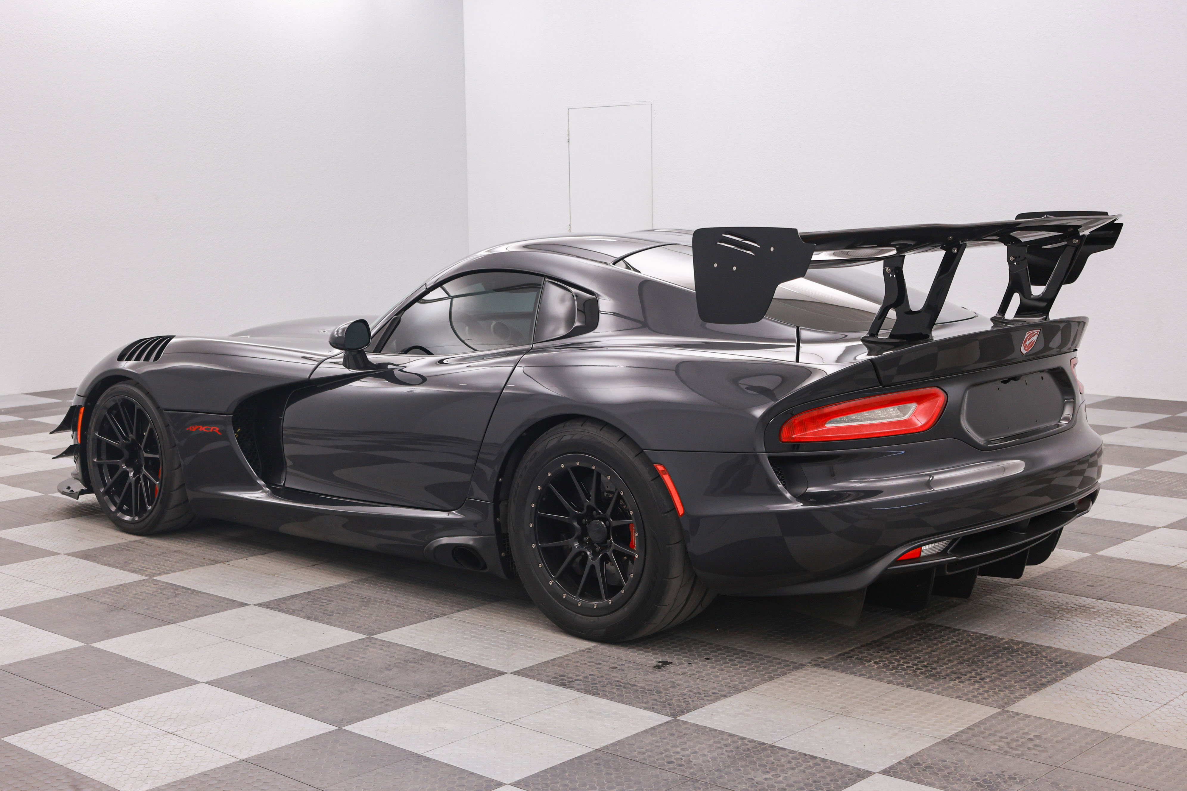 Used 2017 Dodge Viper ACR w/ Extreme Aero Package RWD image 10